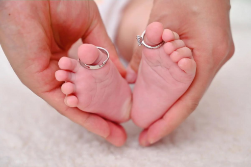 广州借卵试管代怀包男孩宝宝脸上长黑点 广州借卵试管代怀包男孩宝宝脸上长黑点